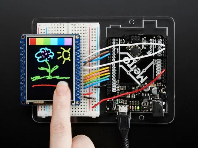 Adafruit 2,4-дюймовый TFT-дисплей с сенсорным экраном и разъемом MicroSD