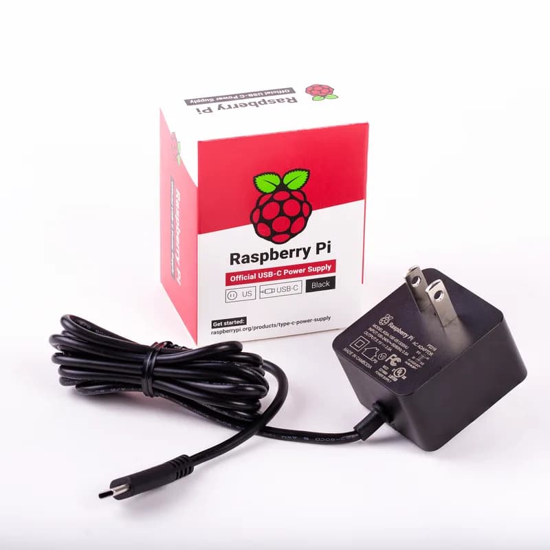 Блок питания Raspberry Pi 4 черного цвета