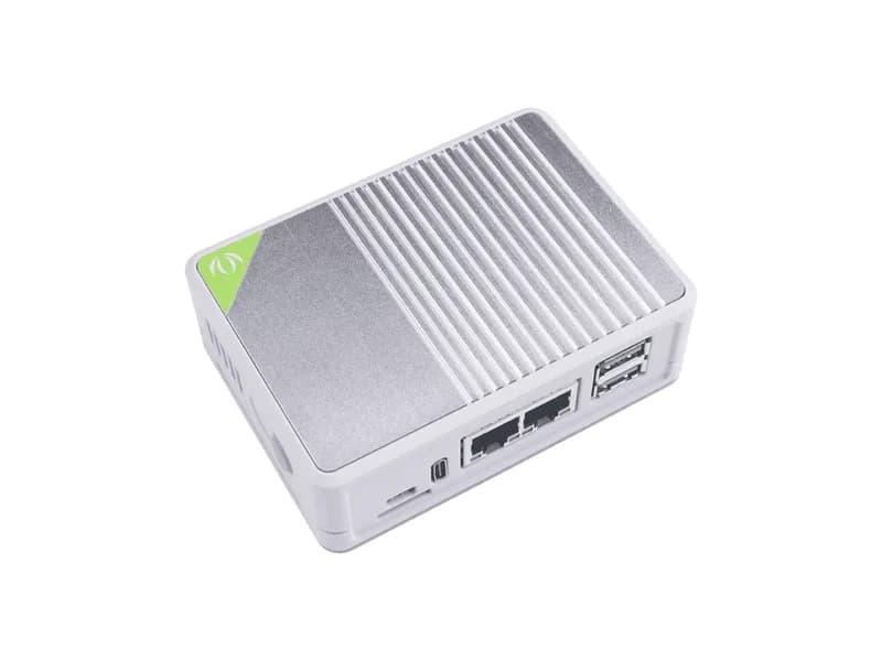 reRouter CM4 102032 — Мини-маршрутизатор на базе Raspberry Pi