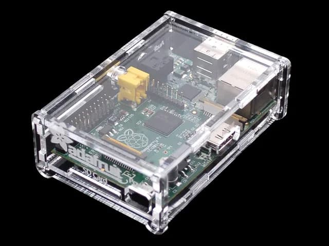 Adafruit Pi Box — Корпус для Raspberry Pi модели A или B