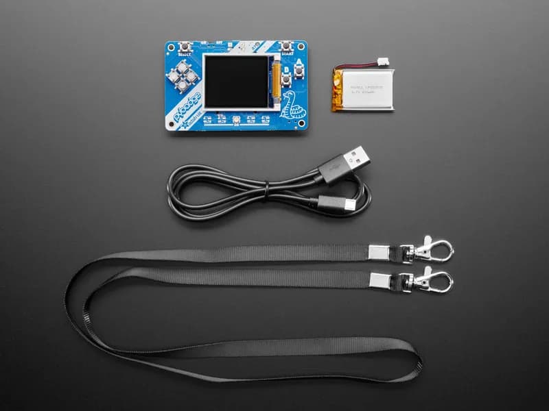 Недорогой стартовый комплект Adafruit PyBadge